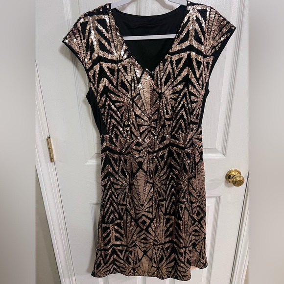 BloomChic Geometric Sequin Dolman Sleeve Midi Dress NWT sz 10, 22-24 women’s - Picture 5 of 12